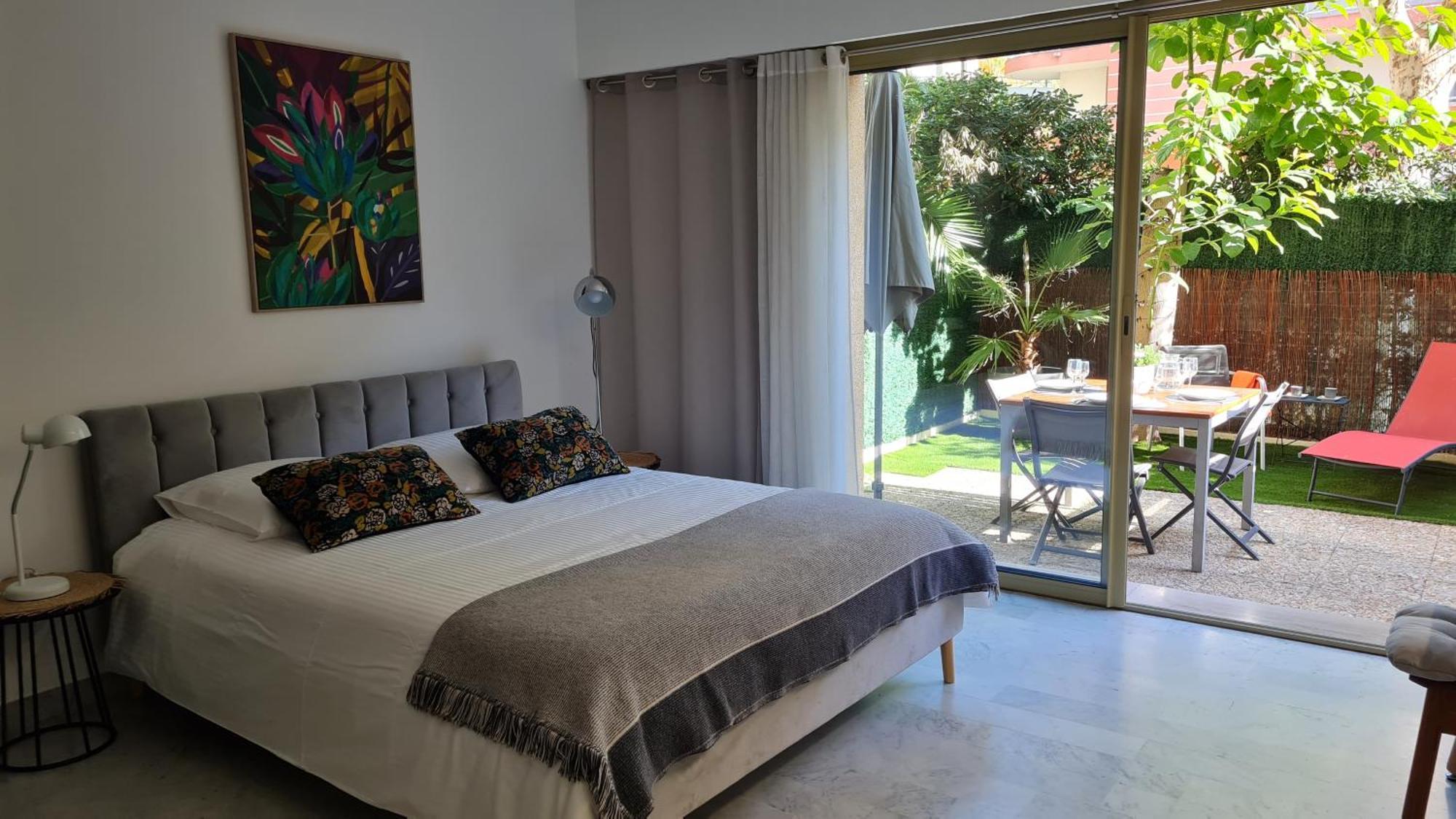 Studio Sun-Beach Avec Parking Et Jardin - 500M Des Plages De Juan Les Pins อองทีบส์ ภายนอก รูปภาพ