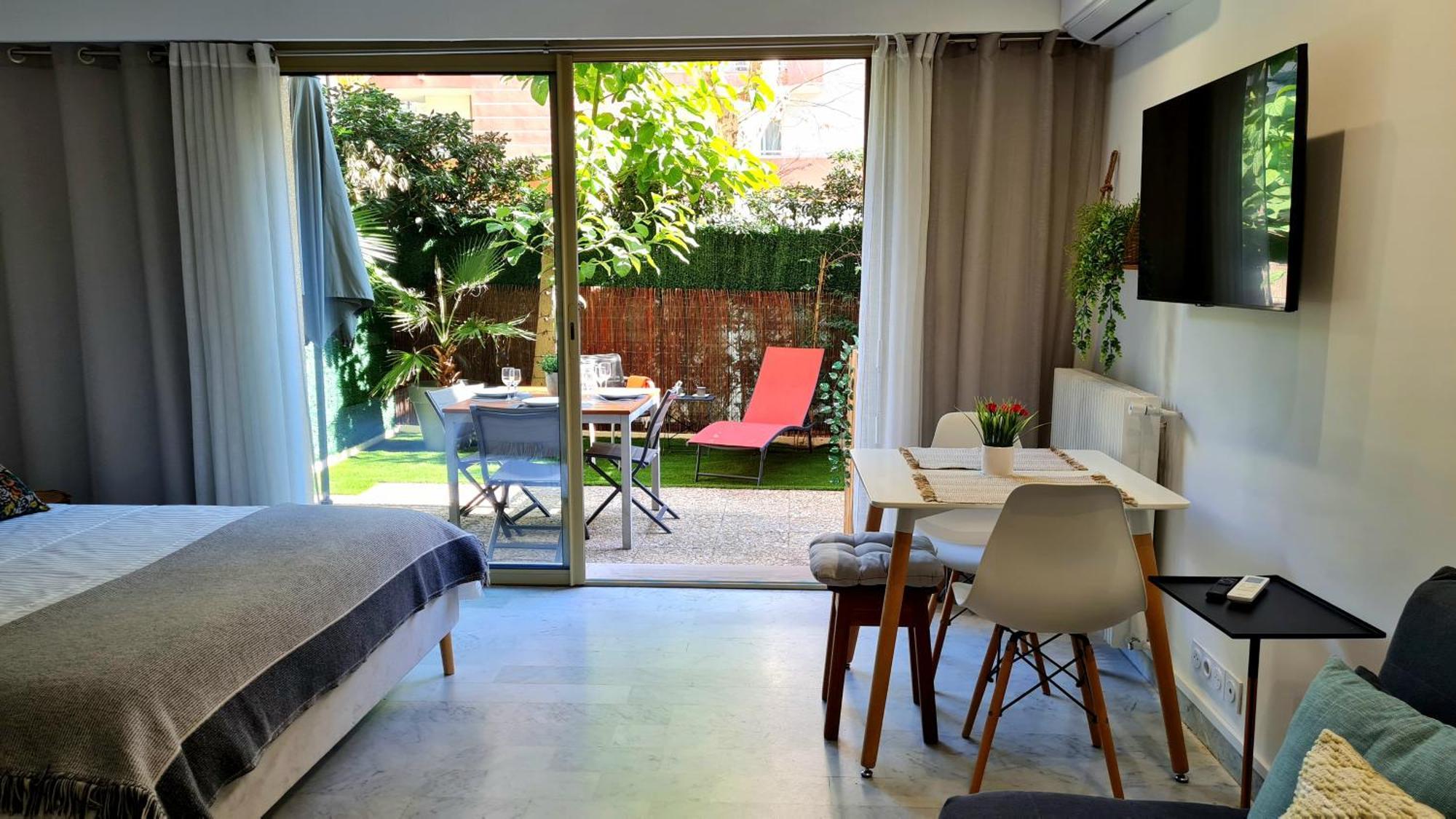 Studio Sun-Beach Avec Parking Et Jardin - 500M Des Plages De Juan Les Pins อองทีบส์ ภายนอก รูปภาพ